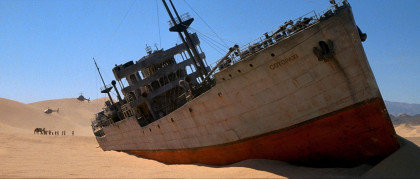 close-encounters-of-the-third-kind-boat-in-desert